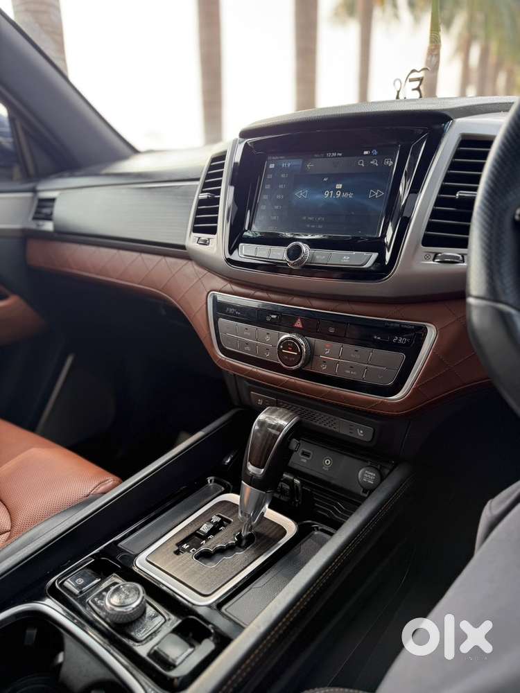 Mahindra Alturas G4 Bs6 2020 Model 4x4 Automatic