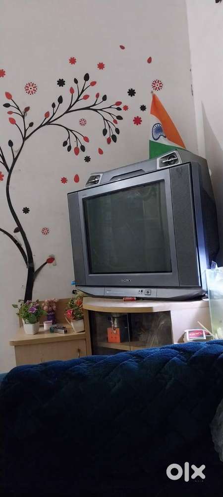 SONY CRT TV WITH WOOFERS