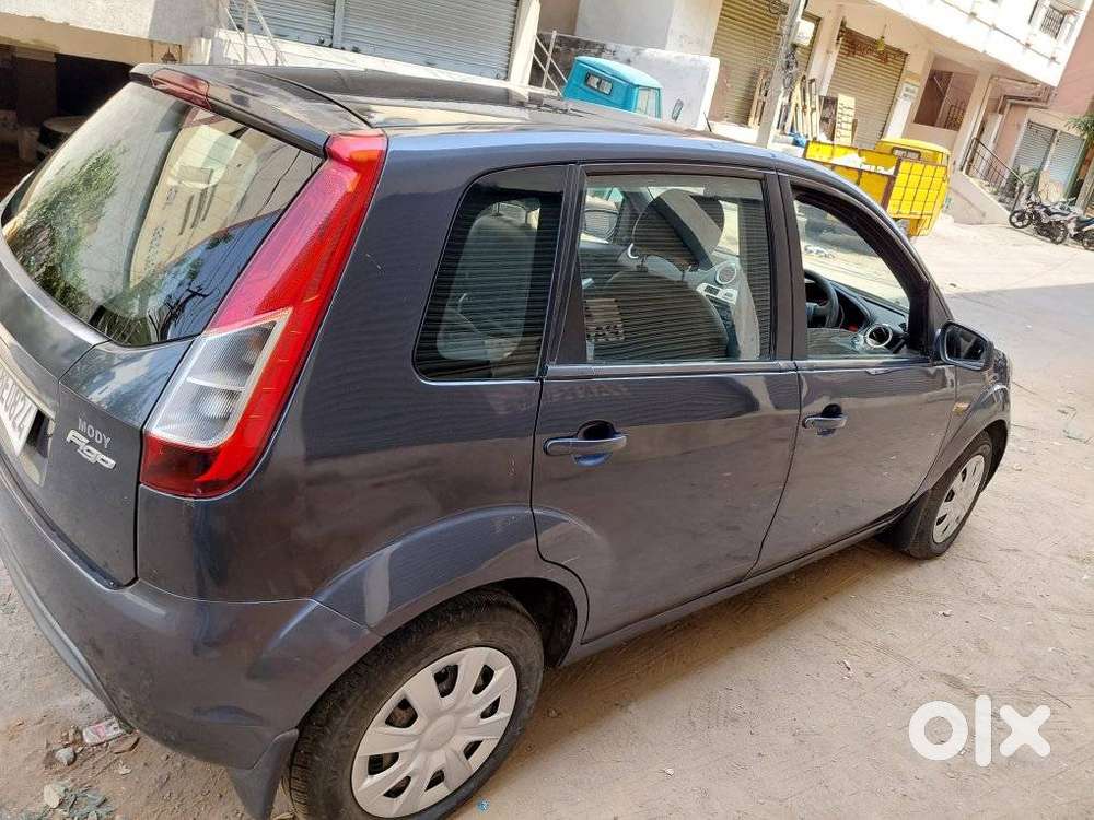 Ford Figo Petrol Zxi, 2013, Petrol