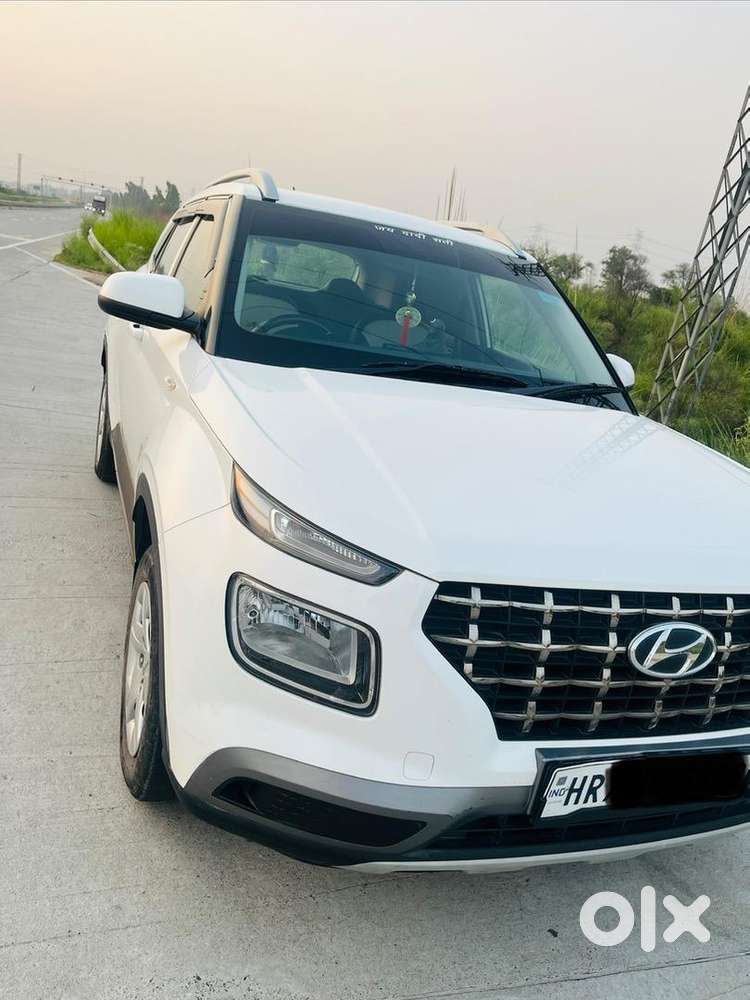 Hyundai Venue 2020 Petrol 74755 Km Driven