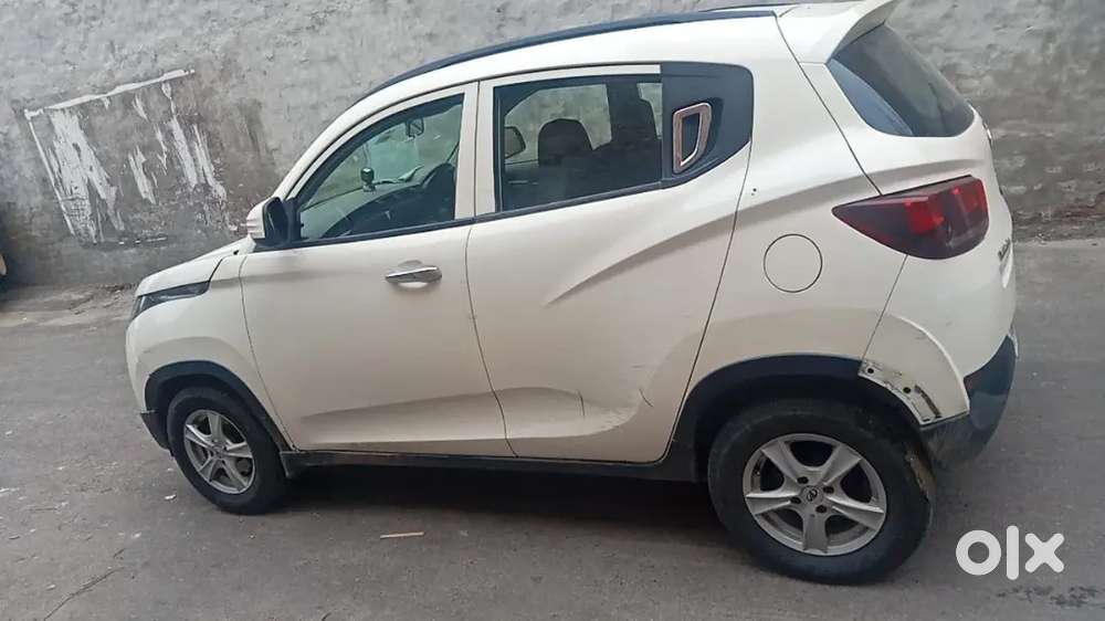 Mahindra Kuv 100 K4