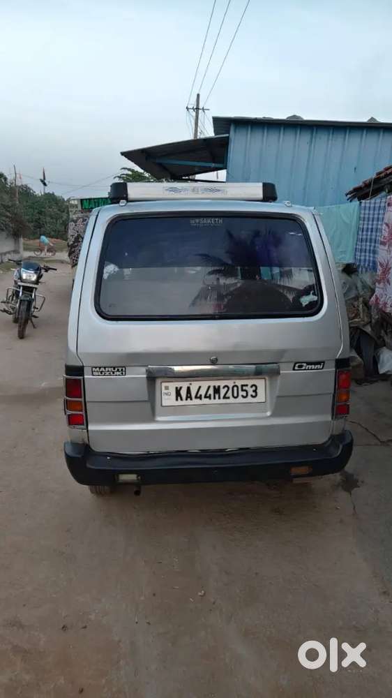 2012model Good condition reverse camera led Tv and woofer
