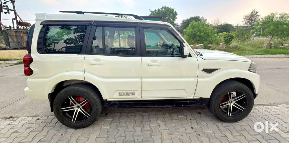 Mahindra Scorpio Classic 2.2 S 11 Mt 7 Str, 2018, Diesel
