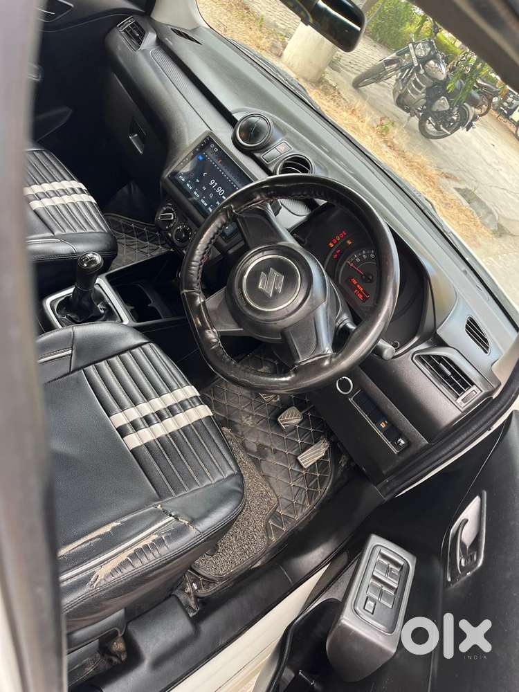 Maruti Suzuki Swift 1.2 Lxi (o), 2021, Petrol