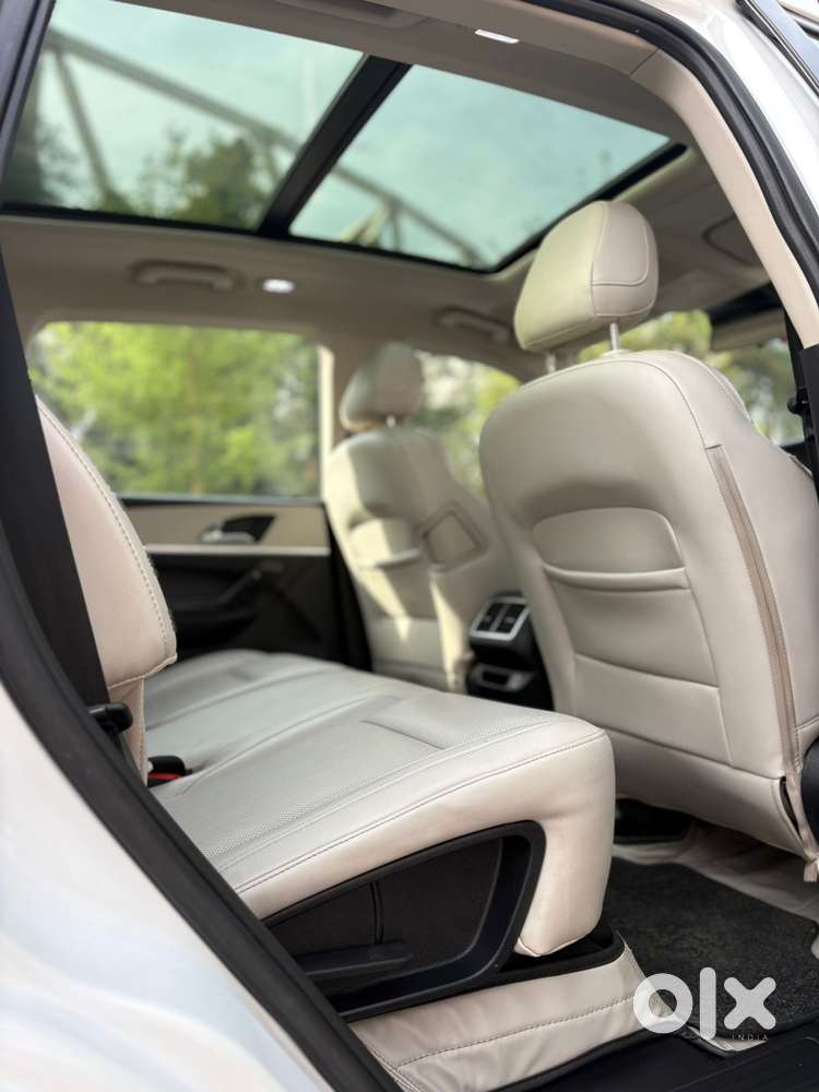 Mahindra Xuv700 2.2 Ax 7 Diesel At Luxury Pack Str, 2022, Diesel