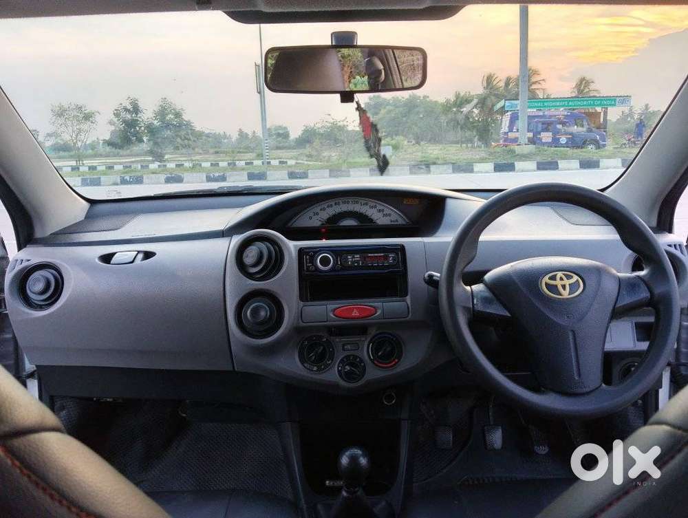 Toyota Etios Liva, 2011, Petrol