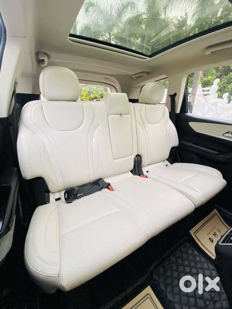 Mahindra Xuv700 2.2 Ax 7 Diesel At Str Awd, 2022, Diesel