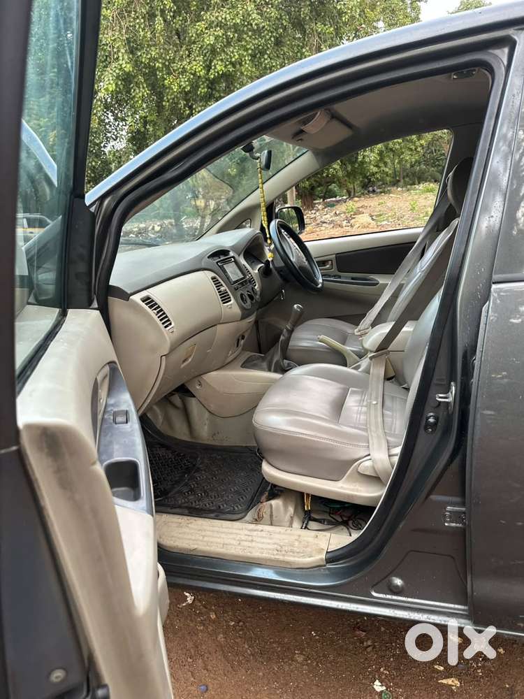 Toyota Innova 2.5 G (diesel) 8 Seater, 2010, Diesel