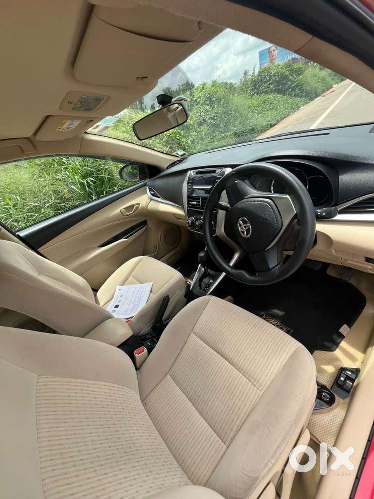 Toyota Yaris J Cvt, 2019, Petrol