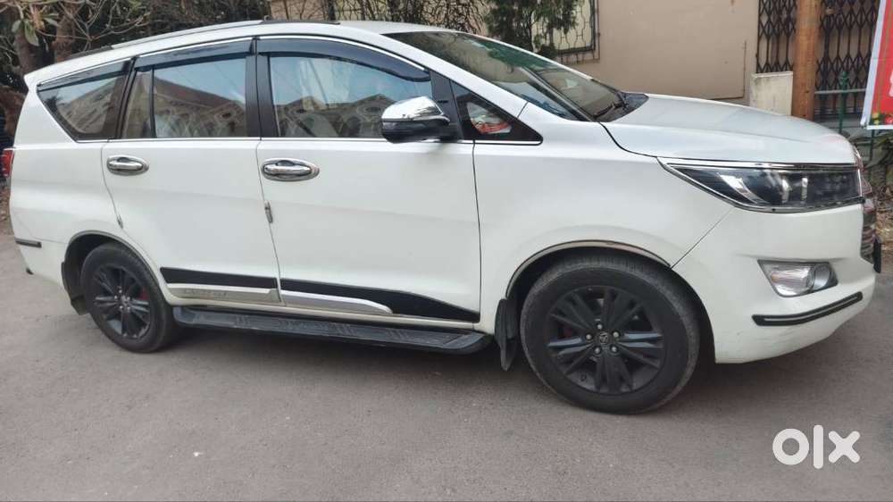 Toyota Innova Crysta 2018 – Top Model (zx)