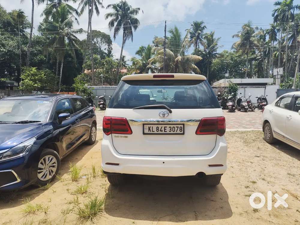 Toyota Fortuner 2015