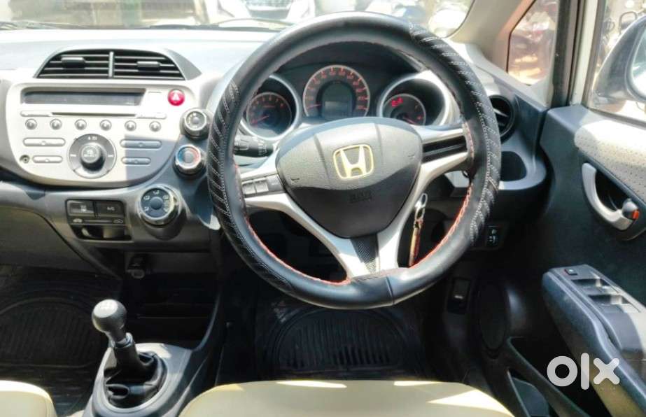 Honda Jazz V Mt Privilege, 2011, Petrol