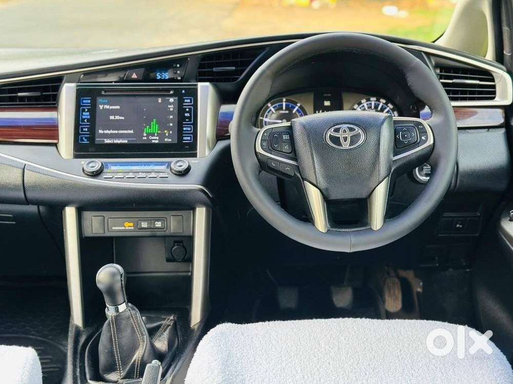 Toyota Innova Crysta 2.4 V, 2016, Diesel