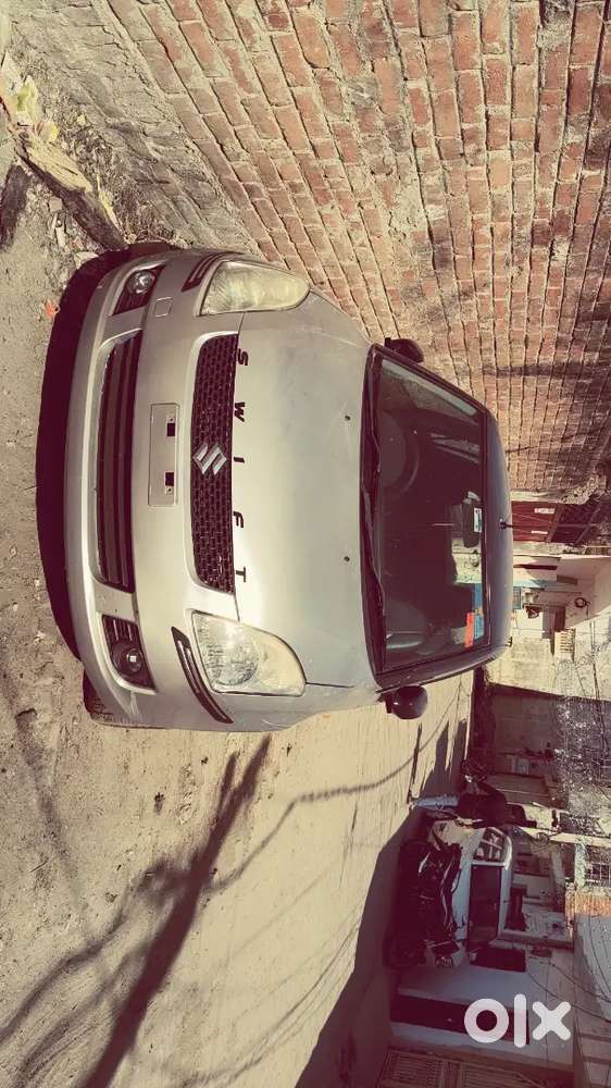 Maruti Suzuki Swift 2006 Cng & Hybrids 70000 Km Driven