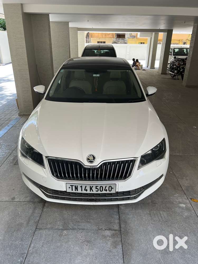 Skoda Superb 2017 Petrol Well Maintained