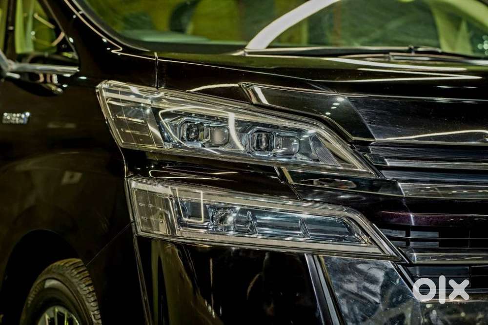 Toyota Vellfire 2.5 Executive Lounge, 2021, Petrol