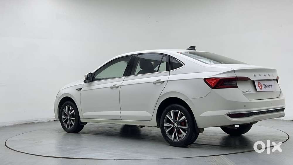 Skoda Slavia Style 1.0l Tsi At, 2022, Petrol