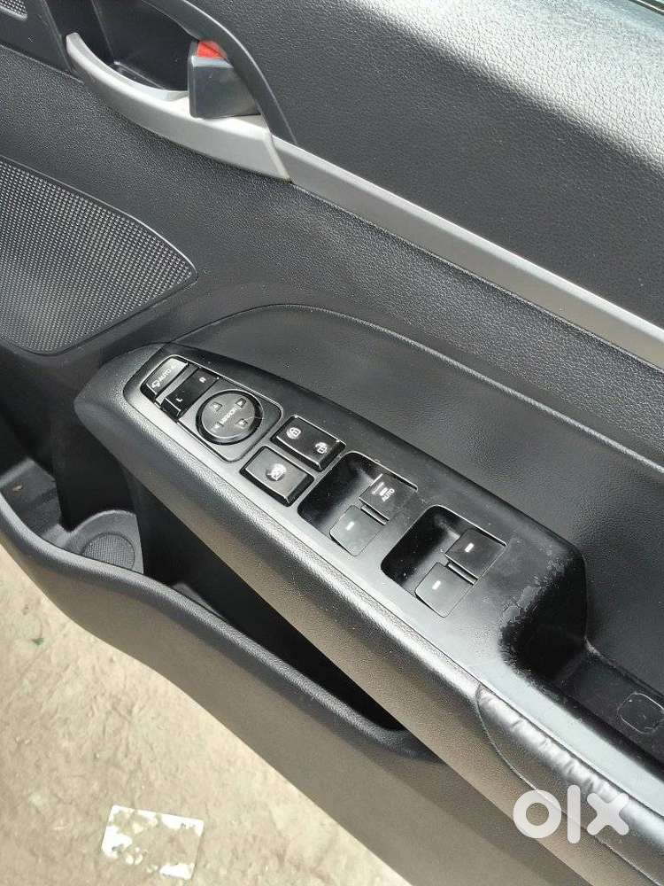 Hyundai Elantra 1.6 Sx Option At, 2019, Petrol