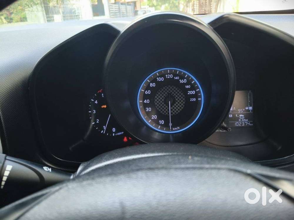 Hyundai Venue Sx Dual Tone, 2022, Diesel