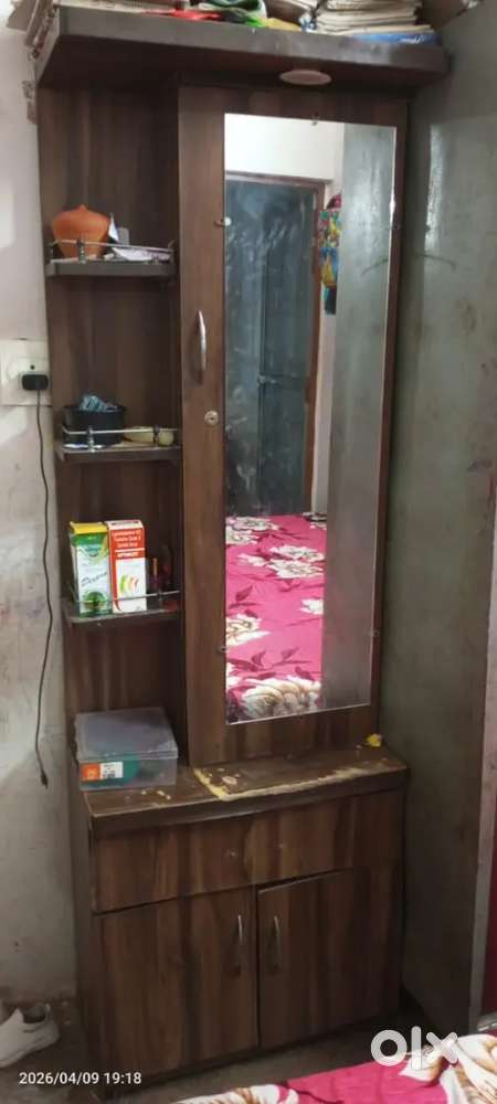 Dressing table