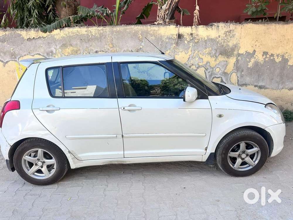 Maruti Suzuki Swift 2011 Cng & Hybrids 91000 Km Driven
