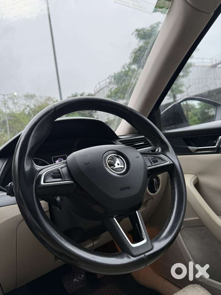 Skoda Superb Style 1.8 Tsi At, 2017, Petrol