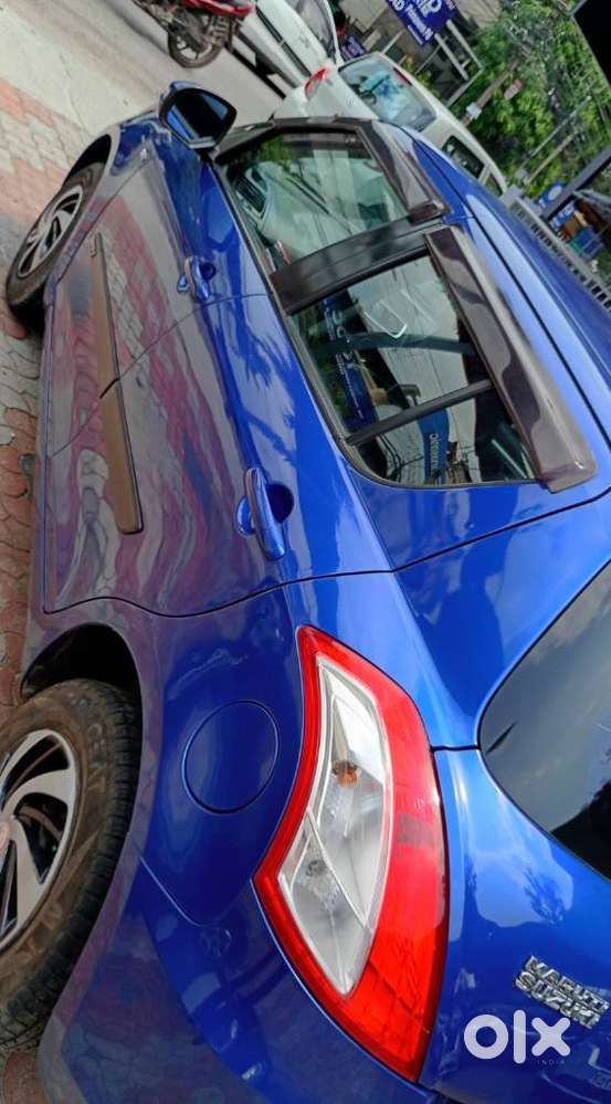 Maruti Suzuki Swift Vxi + Manual, 2012, Petrol