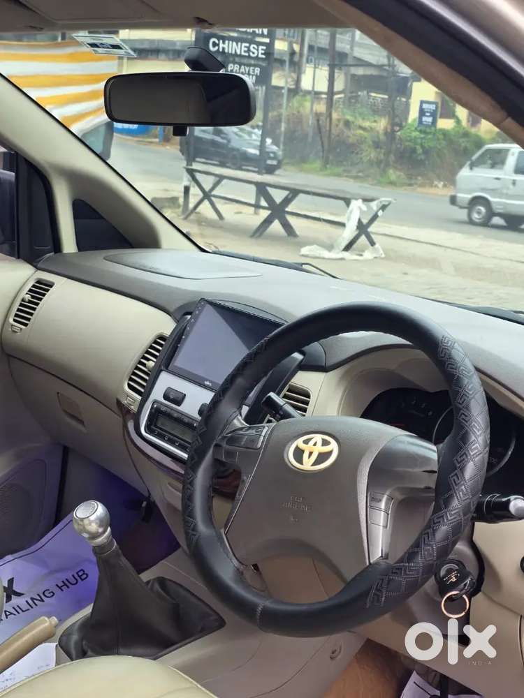 Toyota Innova 2012 2.5 V