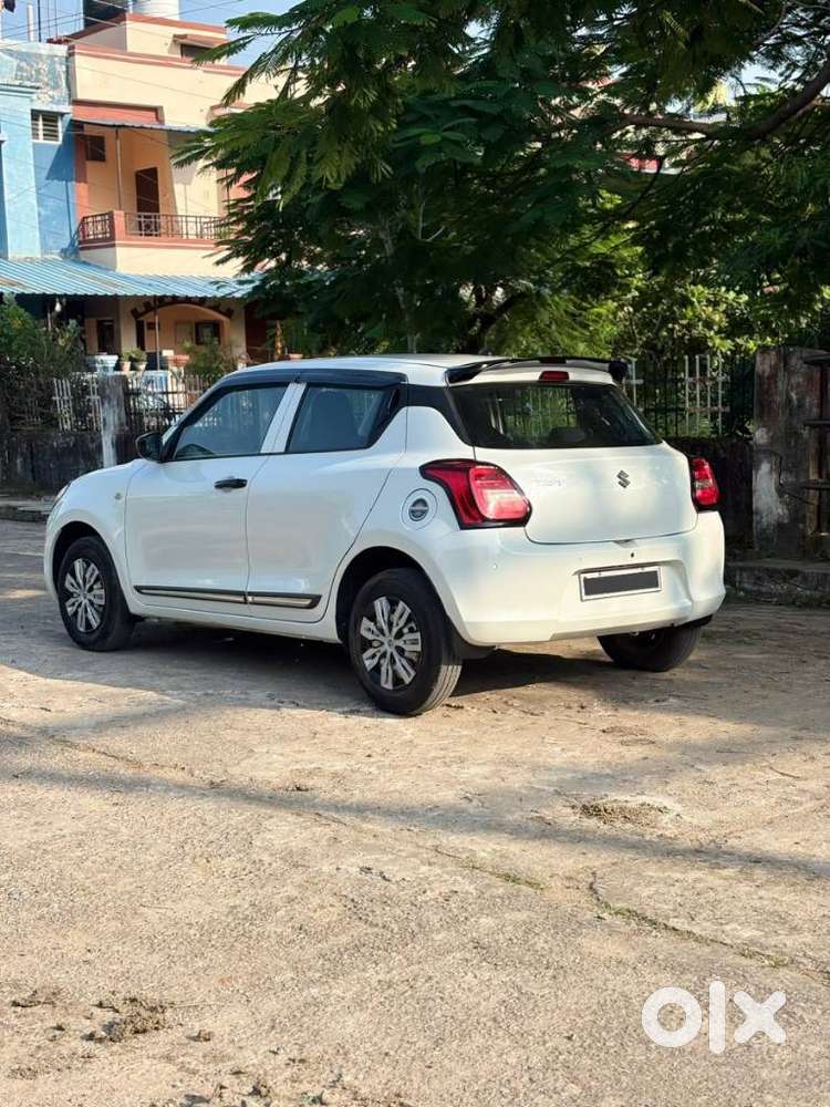 Maruti Suzuki Swift Lxi Option, 2022, Petrol