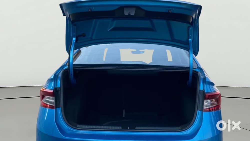 Skoda Slavia 1.0 Tsi Style At, 2022, Petrol