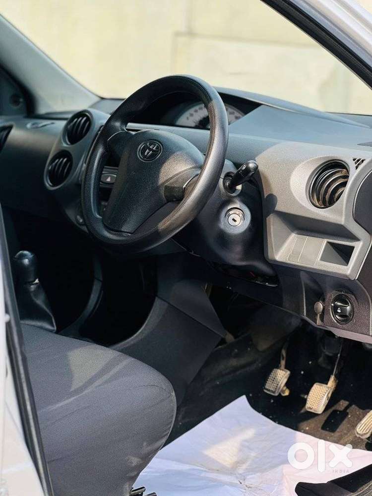 Toyota Etios Liva 2011-2012 G, 2012, Petrol