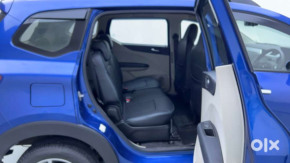 Renault Triber Rxz Easy-r Amt, 2023, Petrol