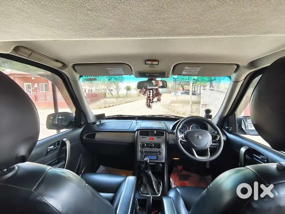 Tata Safari Storme 2015