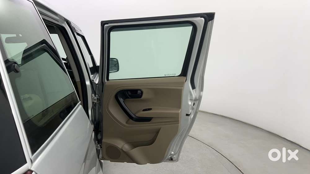 Mahindra Tuv 300 T4, 2016, Diesel