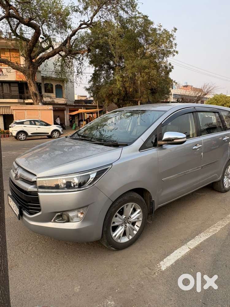 Toyota Innova Crysta 2016 Diesel Well Maintained