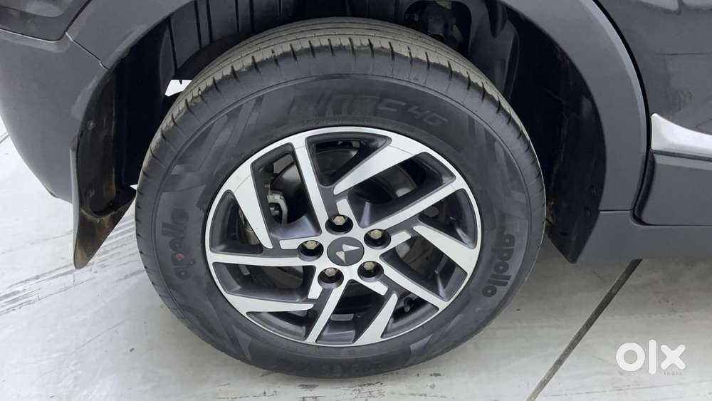 Mahindra Xuv300 W8 Option, 2023, Petrol