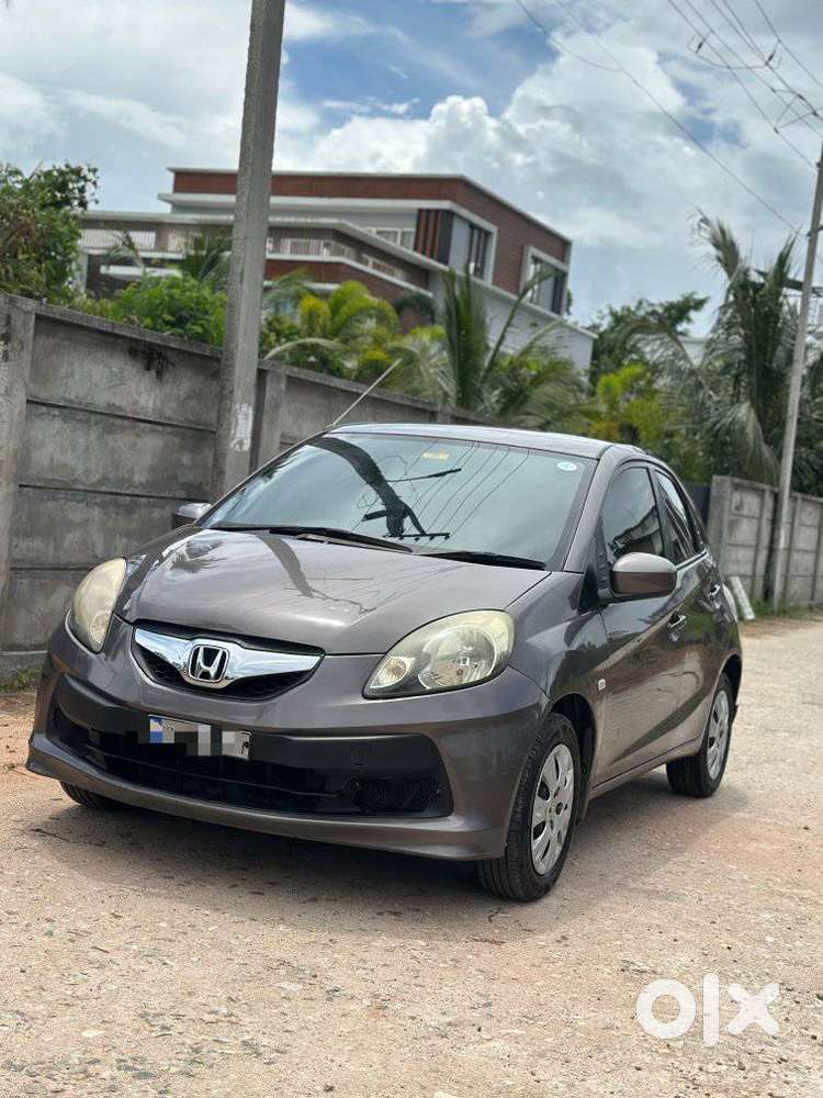 Honda Brio V Mt, 2012, Petrol