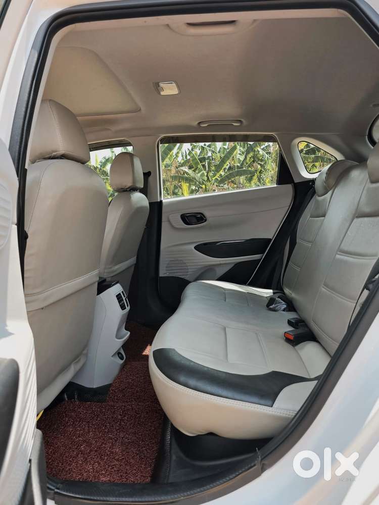 Hyundai I20 Asta (o) 1.2 Mt, 2023, Petrol