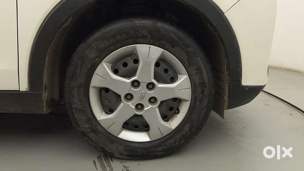 Mahindra Xuv300 1.2 W6 Amt Petrol, 2022, Petrol