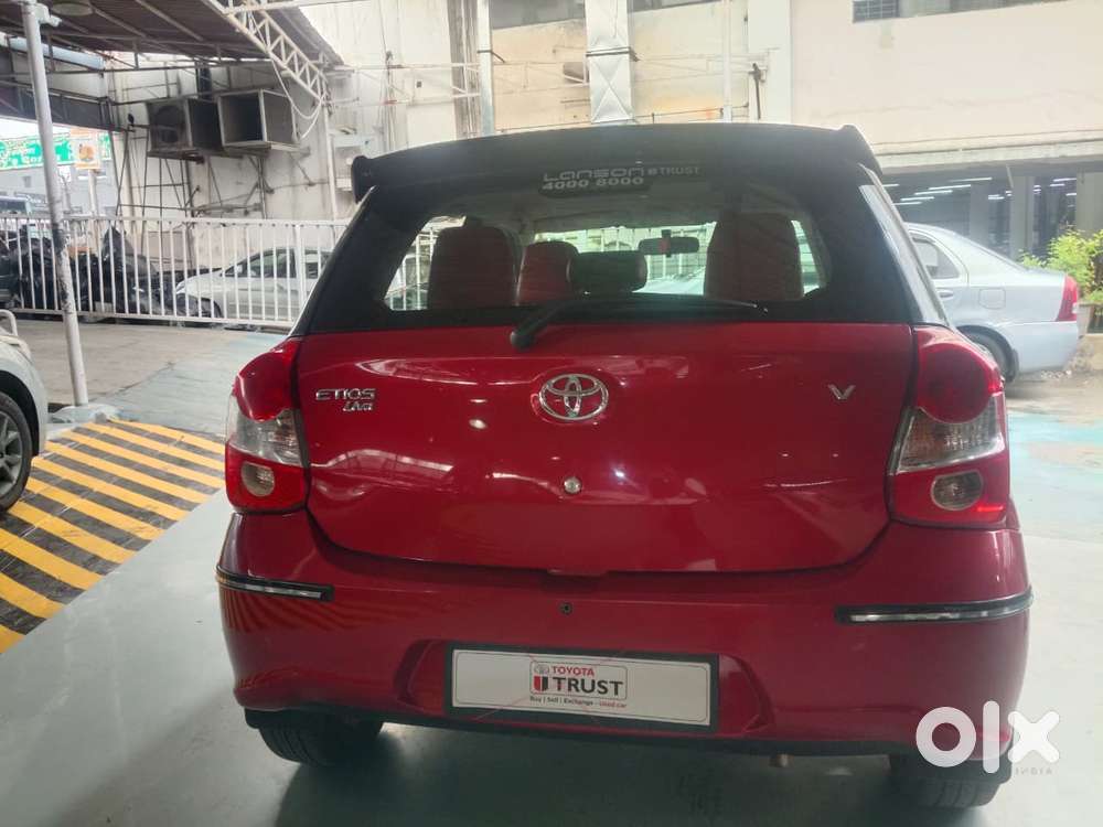 Toyota Etios Liva V Dual Tone, 2018, Petrol