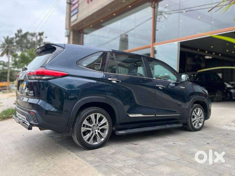 Toyota Innova Hycross 2.0 Zx (o) Hybrid 7 Str, 2023, Petrol