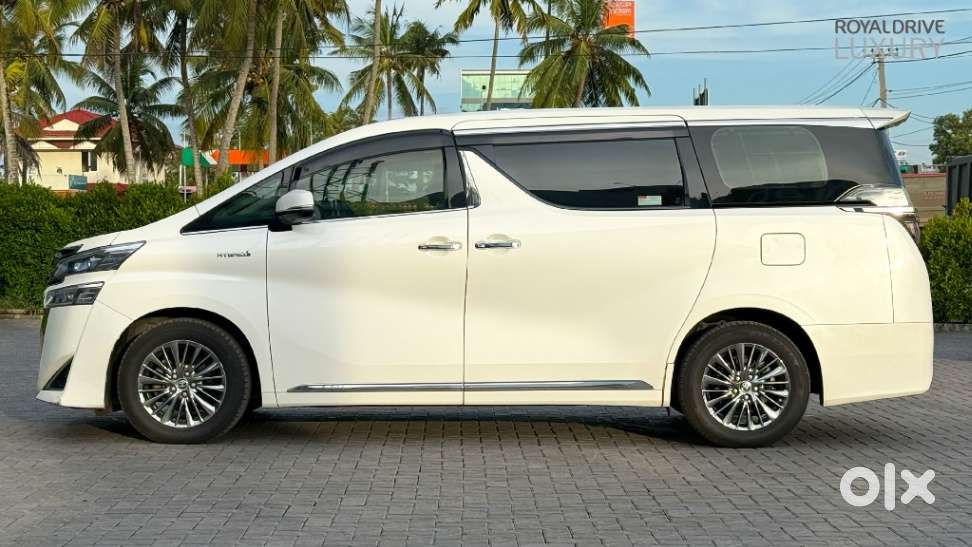 Toyota Vellfire, 2021, Petrol