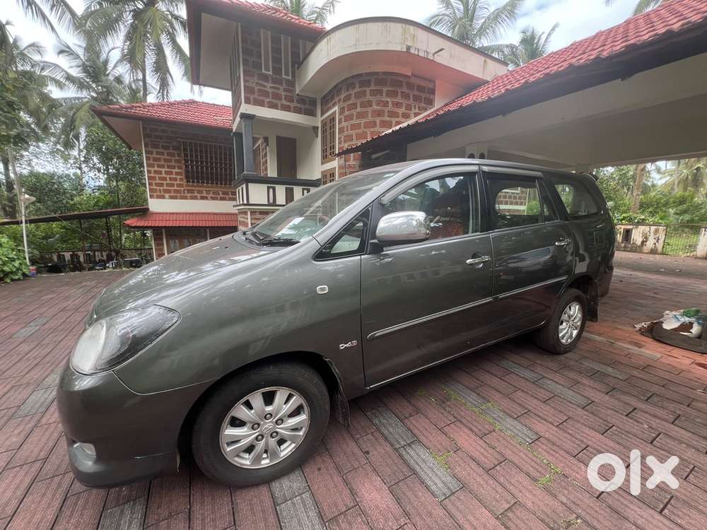 Toyota Innova 2.5 V 2011
