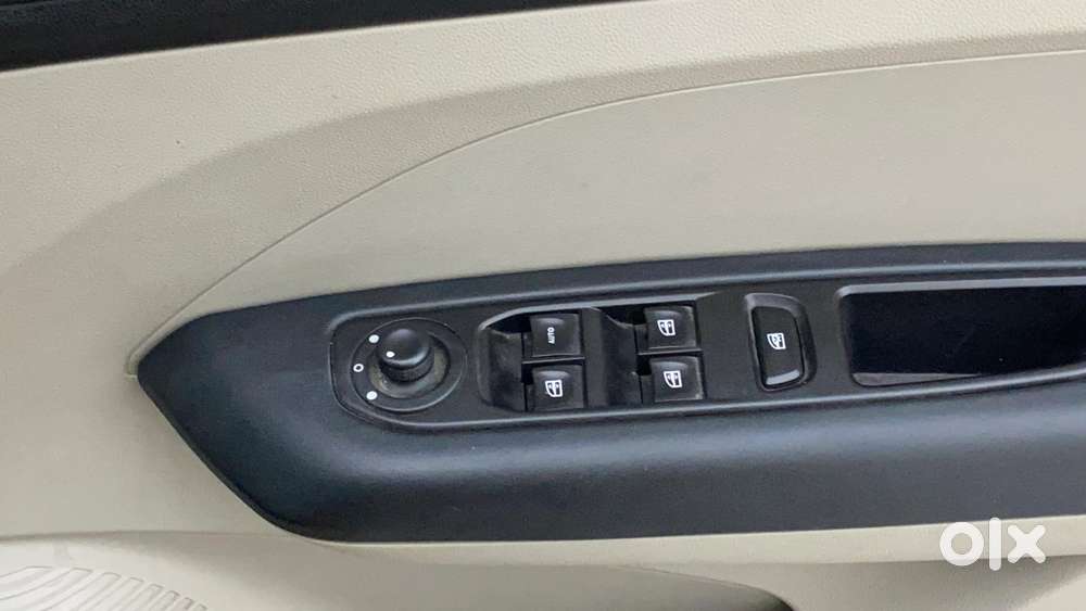 Renault Triber Rxz Easy-r Amt, 2023, Petrol