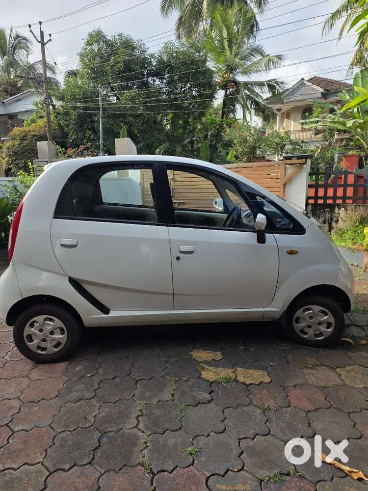 Tata Nano Genx Xta 2016
