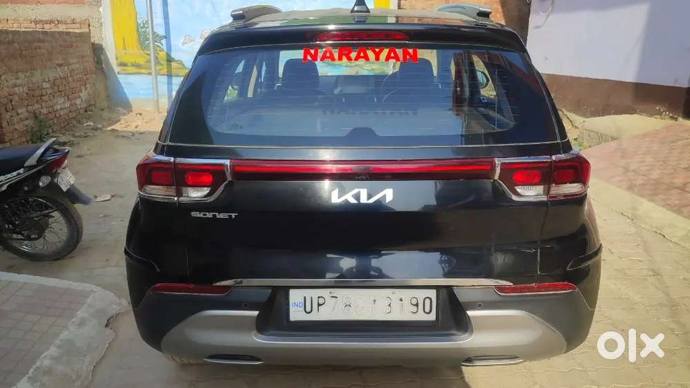 Second Top, Kia Sonet 2022 Diesel Well Maintained, Company Service.