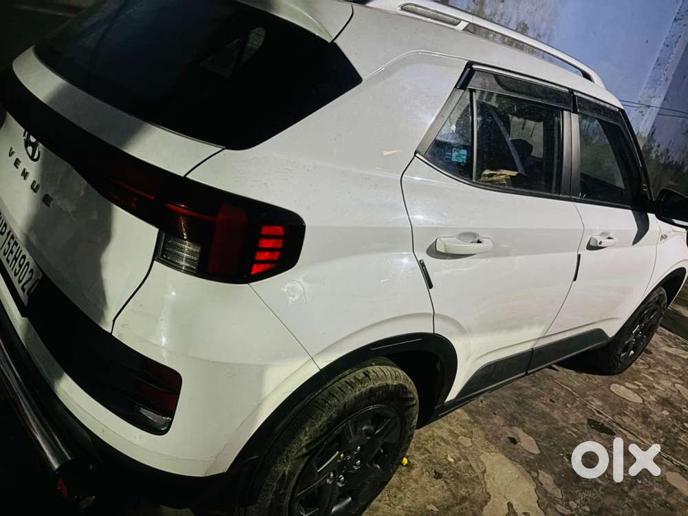 Hyundai Venue Petrol 2024 Best Condition