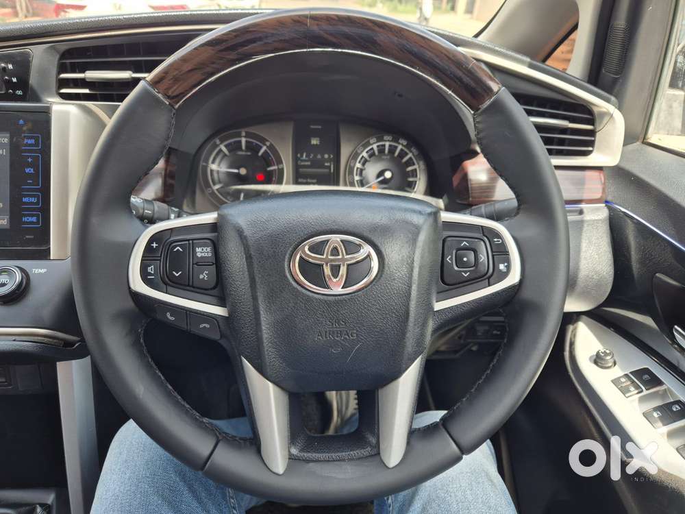 Toyota Innova Crysta 2.4 V 7 Str, 2017, Diesel