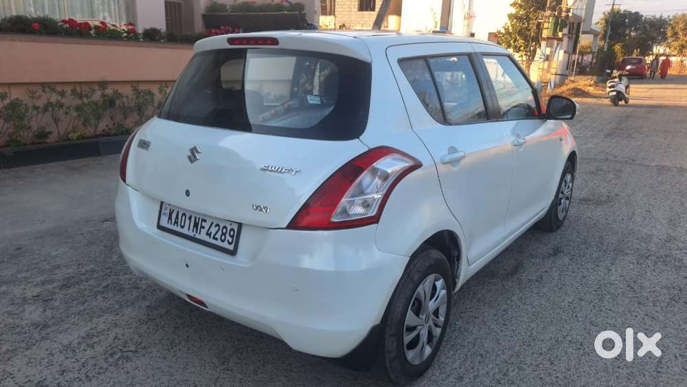Maruti Suzuki Swift Vxi + Manual, 2013, Petrol