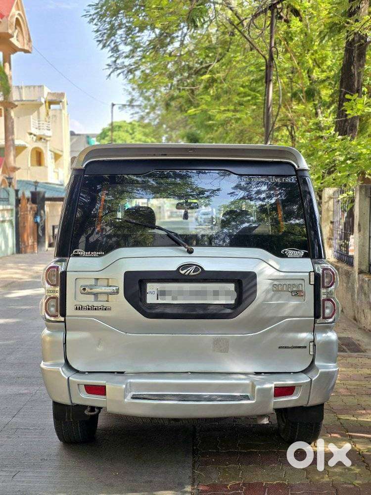 Mahindra Scorpio S6 8 Seater, 2016, Petrol